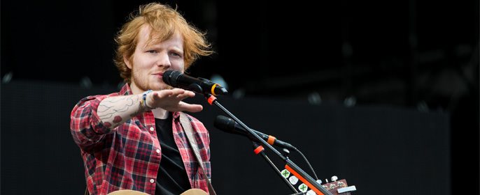 Ed Sheeran na vrhu sa dva naslušanija singla u Britaniji