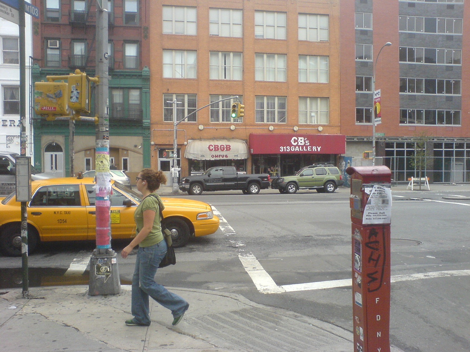 cbgb_manhattan_(exterior_view).jpg